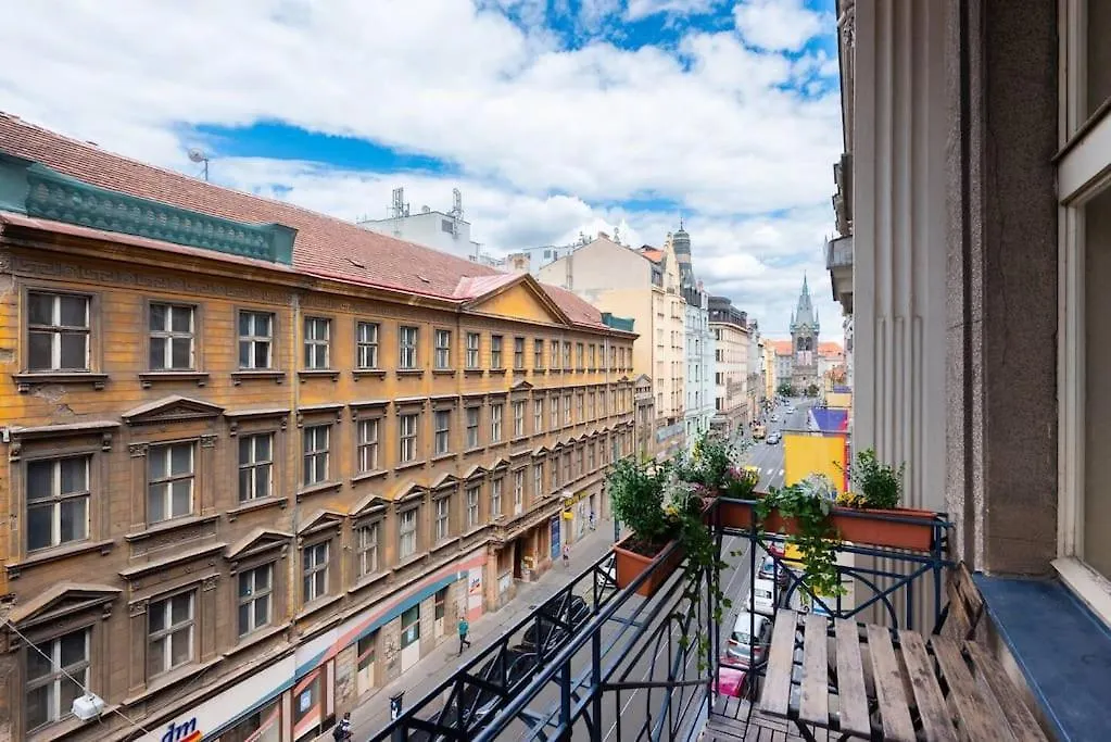 Spacious Apartment With Balcony At Wenceslas Sq Prague